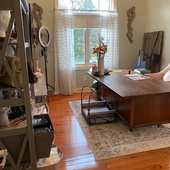 Cheryl Welcomes you to her closet! 💕 - Picture 8 of 8